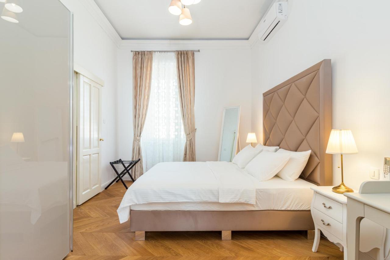 Apartment Augier - Elegant & Spacious - City Centre Pula Buitenkant foto