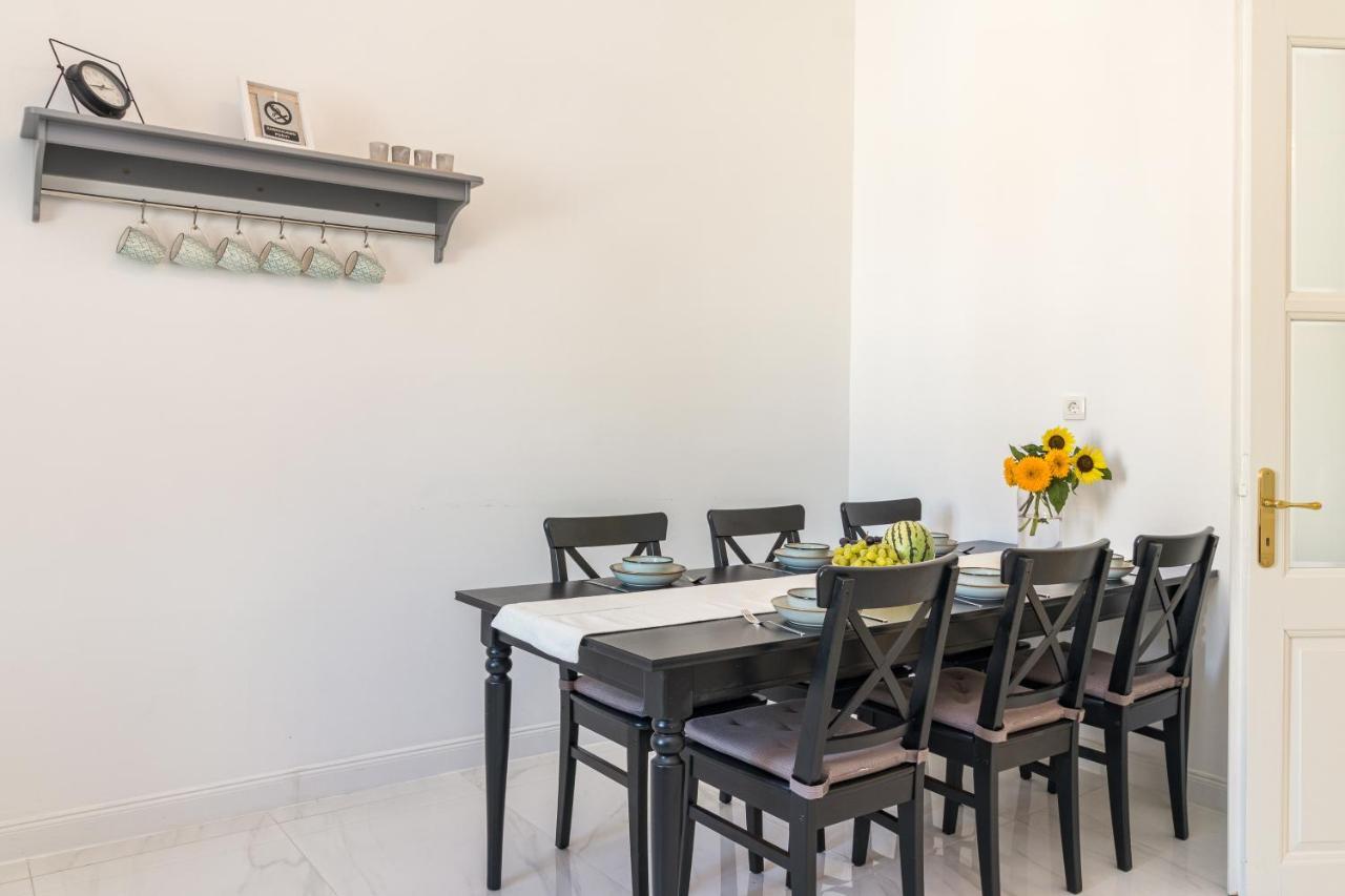 Apartment Augier - Elegant & Spacious - City Centre Pula Buitenkant foto